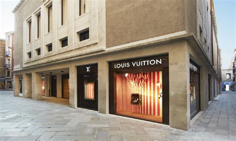 Louis Vuitton: 400 posti di lavoro nella nuova fabbrica